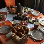 Chateau Des Charmes Bed & Breakfast