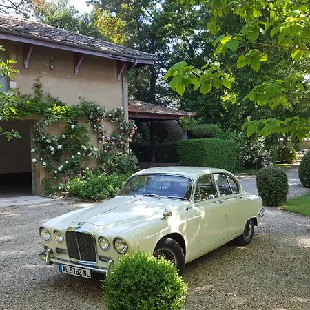 Chateau Des Charmes Bed & Breakfast