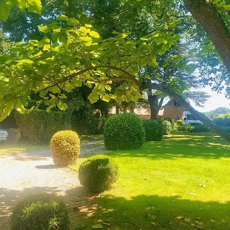 Chateau Des Charmes 3* Guereins