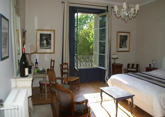 Chateau Des Charmes Guereins
