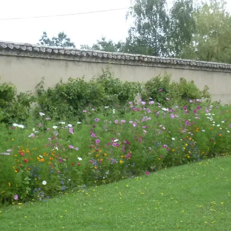 Chateau Des Charmes Bed & Breakfast 3*